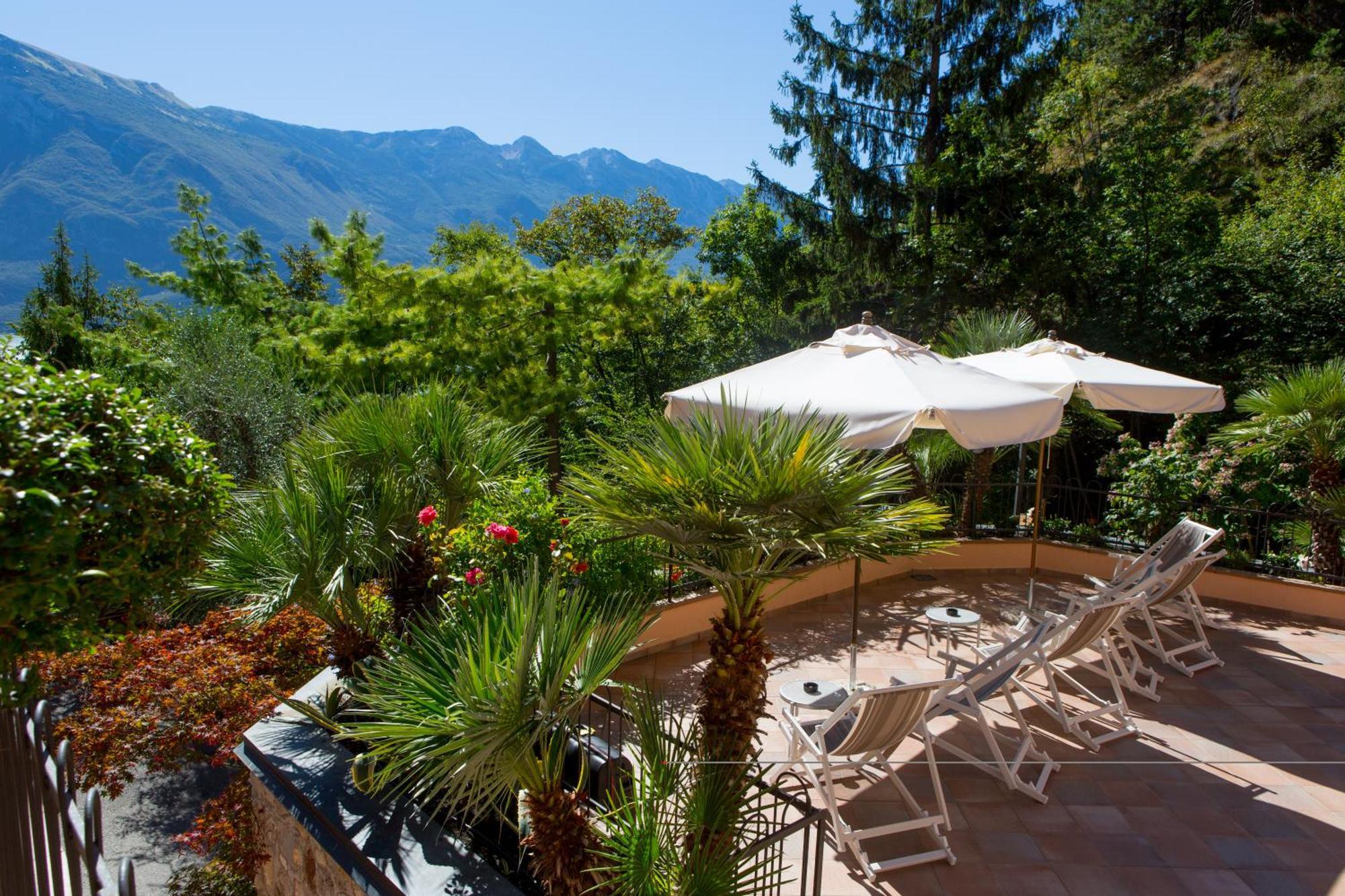 Hotel La Gardenia & Villa Oleandra Limone sul Garda Room photo