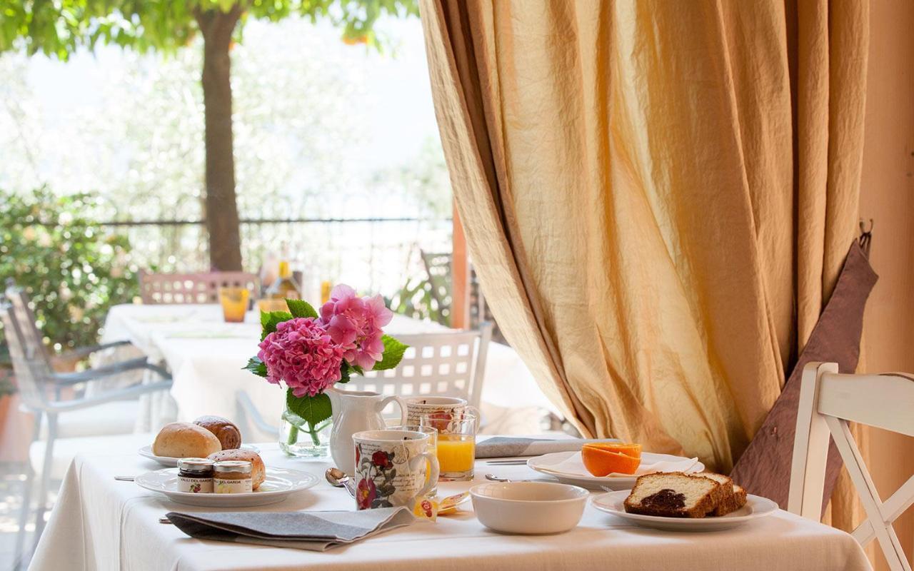 Hotel La Gardenia & Villa Oleandra Limone sul Garda Exterior photo